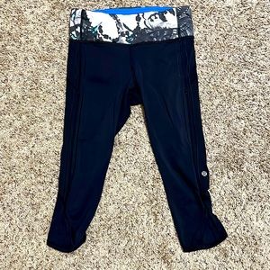 LULULEMON black crops